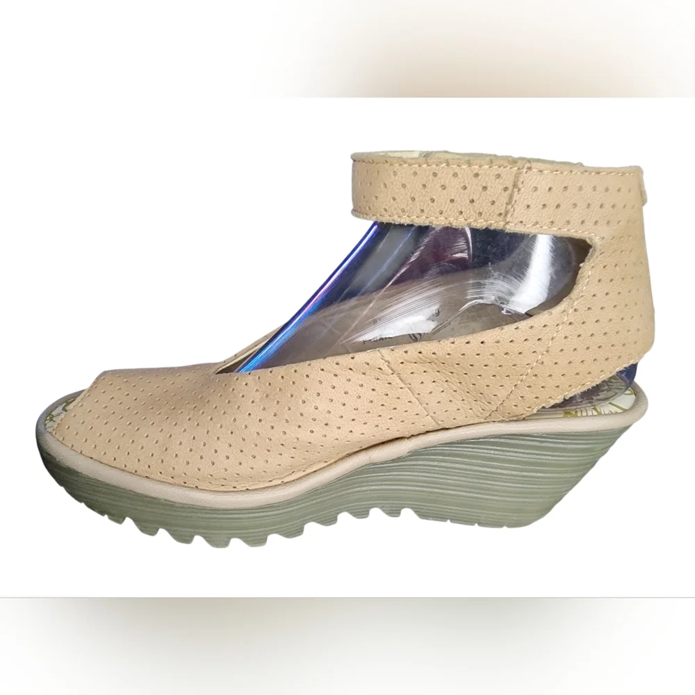 FLY London Yala Perforated Wedge Sandal, Womens 39EU (8-8.5 US) - Picture 5 of 11